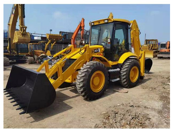Ekskavaator-laadur JCB 4CX