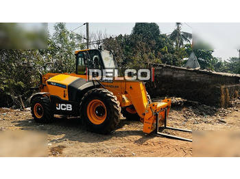 Teleskooplaadur JCB
