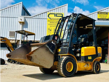 Teleskooplaadur JCB
