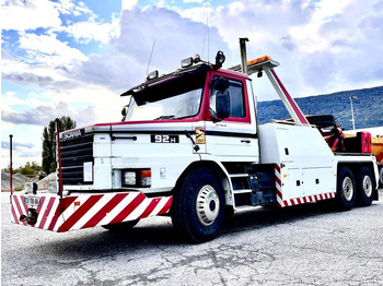 Puksiirauto SCANIA 92