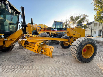 Teehöövel CATERPILLAR 140H
