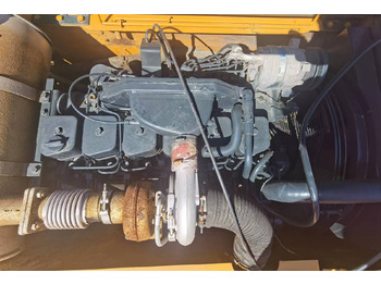 Ratastel ekskavaator HYUNDAI ROBEX 210W-9: pilt 4