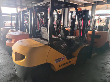 Diiseltõstuk KOMATSU