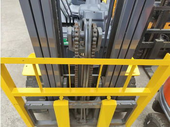 Diiseltõstuk KOMATSU FD30: pilt 5