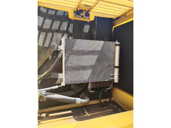 Lintekskavaator KOMATSU PC200-8: pilt 5