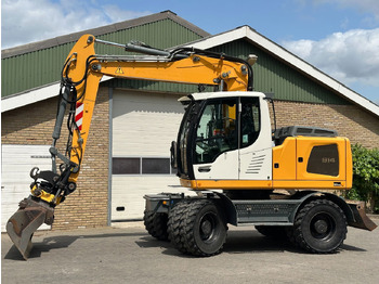 Ratastel ekskavaator LIEBHERR A 914