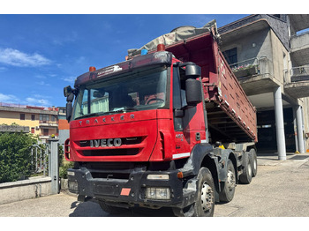 Kallurauto IVECO Trakker