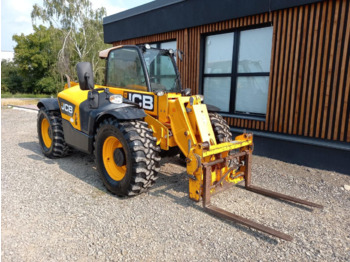 Teleskooplaadur JCB