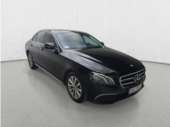 Sedaan MERCEDES-BENZ
