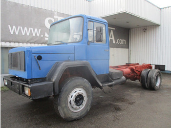 Kabiinišassiiga veoauto IVECO Magirus