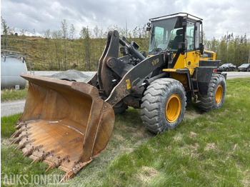 Rataslaadur KOMATSU WA320