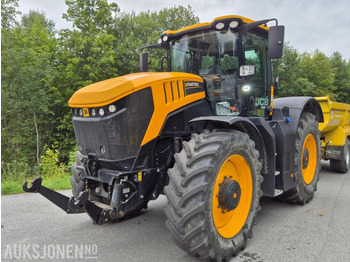 Traktor JCB