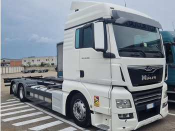 Konteinerveduk/ Tõstukiga veoauto MAN TGX 26.500