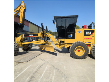 Teehöövel CATERPILLAR 140H