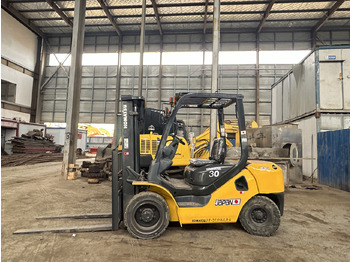 Diiseltõstuk KOMATSU