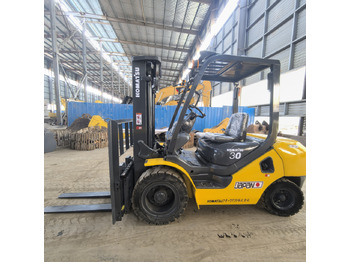 Diiseltõstuk KOMATSU