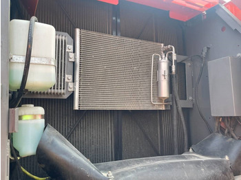 Lintekskavaator Hitachi 210LC: pilt 3