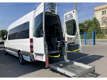 Auto MERCEDES-BENZ