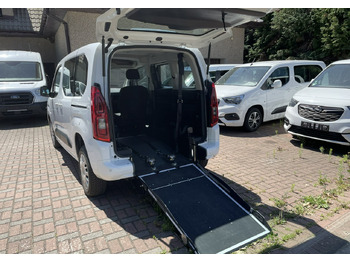 Auto OPEL