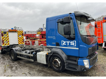 Kabiinišassiiga veoauto VOLVO FL