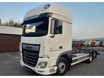 Kabiinišassiiga veoauto DAF XF 106 450