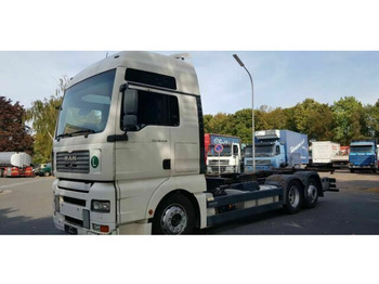 Kabiinišassiiga veoauto MAN TGA 26.440