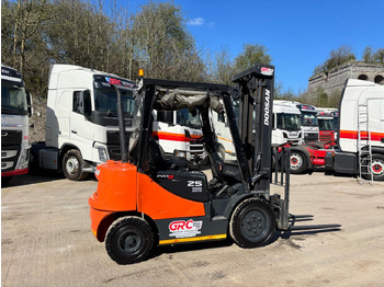 Diiseltõstuk 2012 DOOSAN D25S-5 Forklift: pilt 2