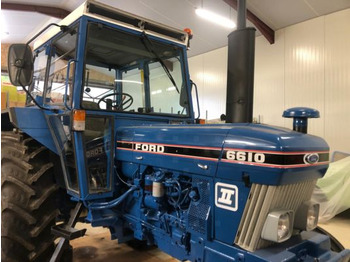 Traktor FORD
