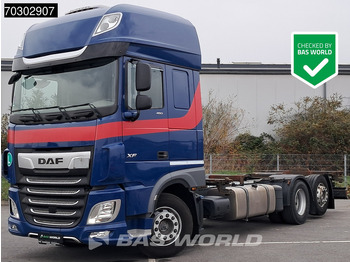 Konteinerveduk/ Tõstukiga veoauto DAF XF 480