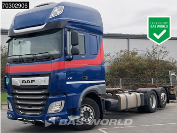 Konteinerveduk/ Tõstukiga veoauto DAF XF 480