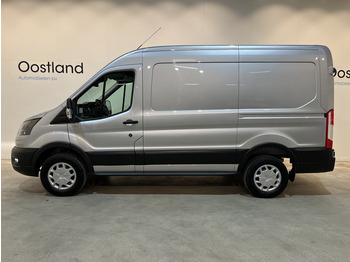 Interior photo 1: Kaubik, Elektrikaubik Ford E-Transit 350 L2H2 Trend 68 kWh 184 PK / 100% elektrisch !! / Airco / Cruise Control / CarPlay / Camera / Navigatie / 3-Zits / 900 KM !! Z.G.A.N. !