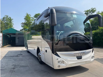 Kaugsõidu buss IVECO Magelys