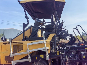 Asfaldilaotur CATERPILLAR AP655F