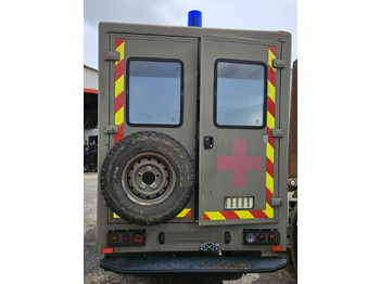 Tarbesõiduk LAND ROVER Défender Ambulance: pilt 4
