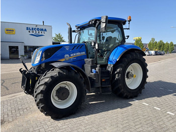 Traktor NEW HOLLAND T7.245
