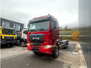 Kabiinišassiiga veoauto MAN TGX 33.510 6X4 BL: pilt 4