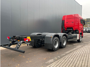 Kabiinišassiiga veoauto MAN TGX 33.510 6X4 BL: pilt 3