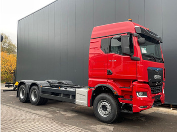 Kabiinišassiiga veoauto MAN TGX 33.510 6X4 BL: pilt 2