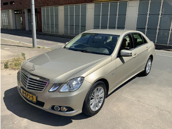 Auto MERCEDES-BENZ