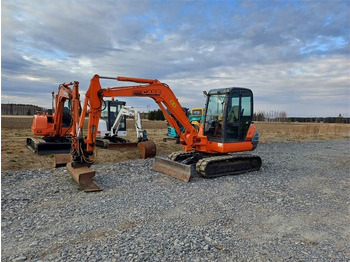 Miniekskavaator CASE