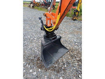 Miniekskavaator Hitachi EX50 u kallistuvalla liittimellä: pilt 5