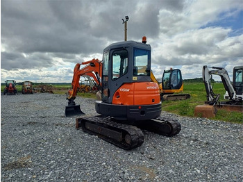 Miniekskavaator Hitachi EX50 u kallistuvalla liittimellä: pilt 4