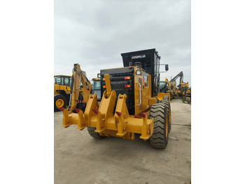 Teehöövel CATERPILLAR 140K