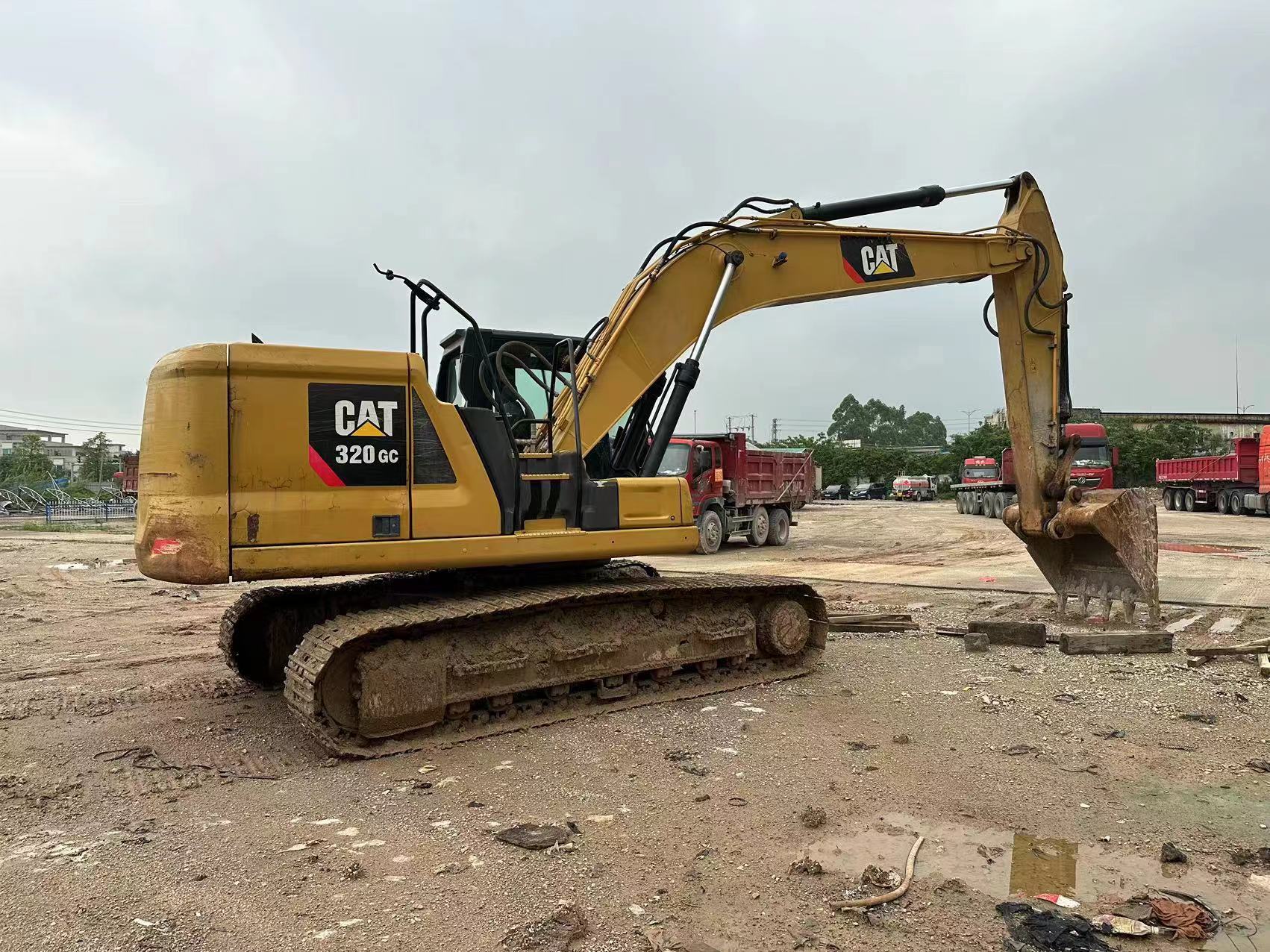 Lintekskavaator CATERPILLAR 320GC