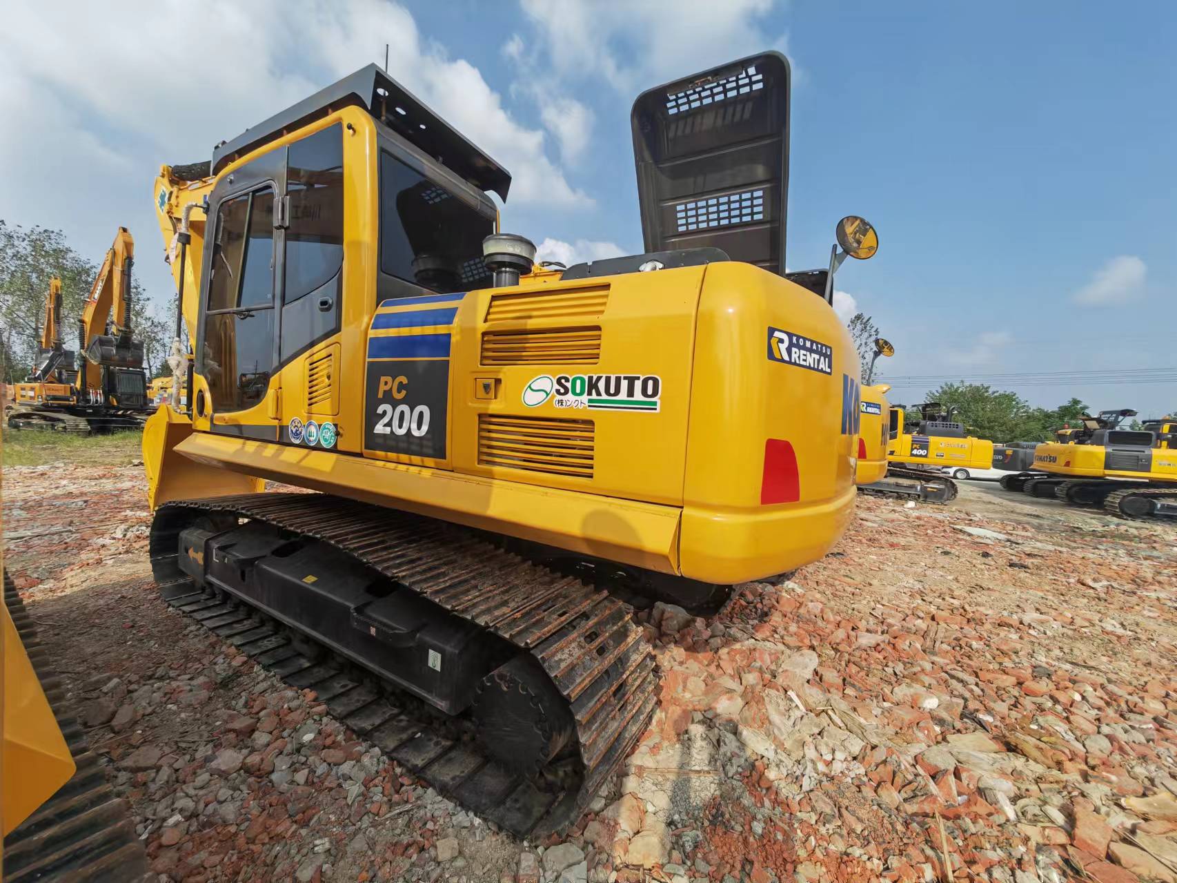 Lintekskavaator KOMATSU PC200