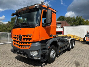 Konkstõstukiga veoauto MERCEDES-BENZ Arocs 2651