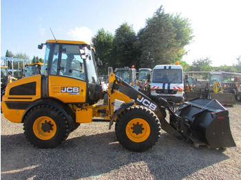 Rataslaadur JCB 409