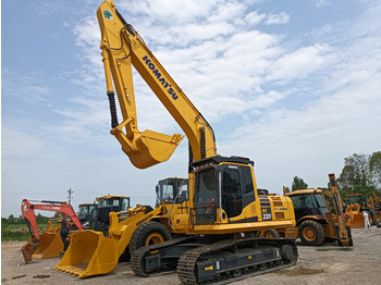 Lintekskavaator KOMATSU PC220-8