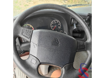 Konteinerveduk/ Tõstukiga veoauto SINOTRUK HOWO HOWO 371HP: pilt 3