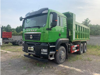 Kallurauto SINOTRUK